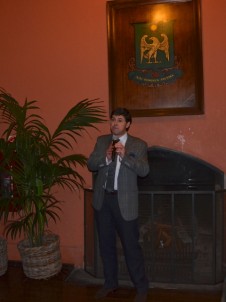 Glenmorangie's Dr Bill Lumsden talks to guests at St John's College, Sydney University