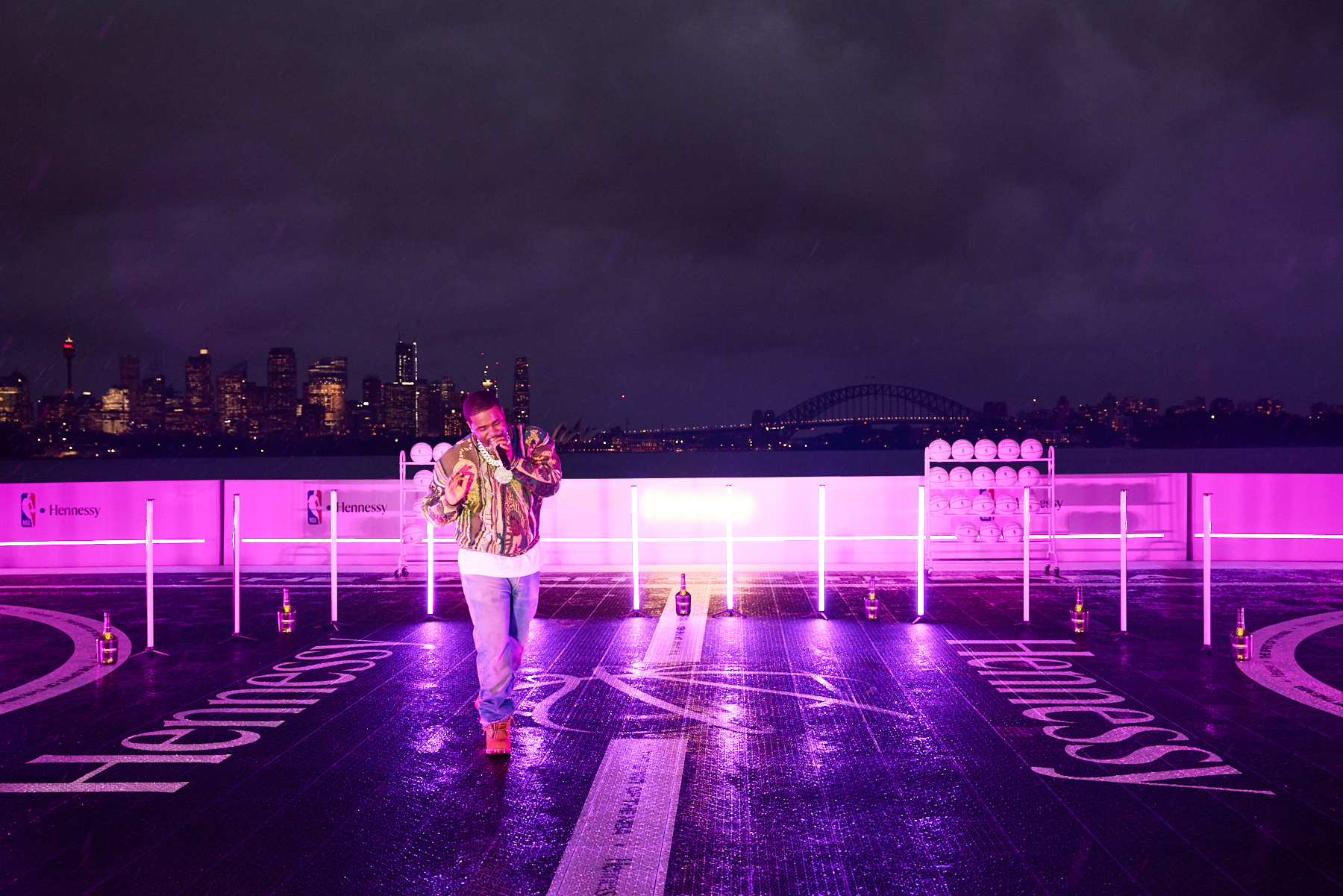 Hennessy puts basketball in the spotlight at Istanbul Airport activation